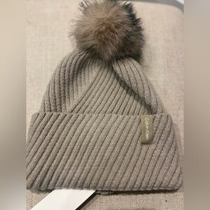 NWT CALVIN KLEIN WOMEN'S RIBBED FLEECED LINED FURRY POM POM BEANIE